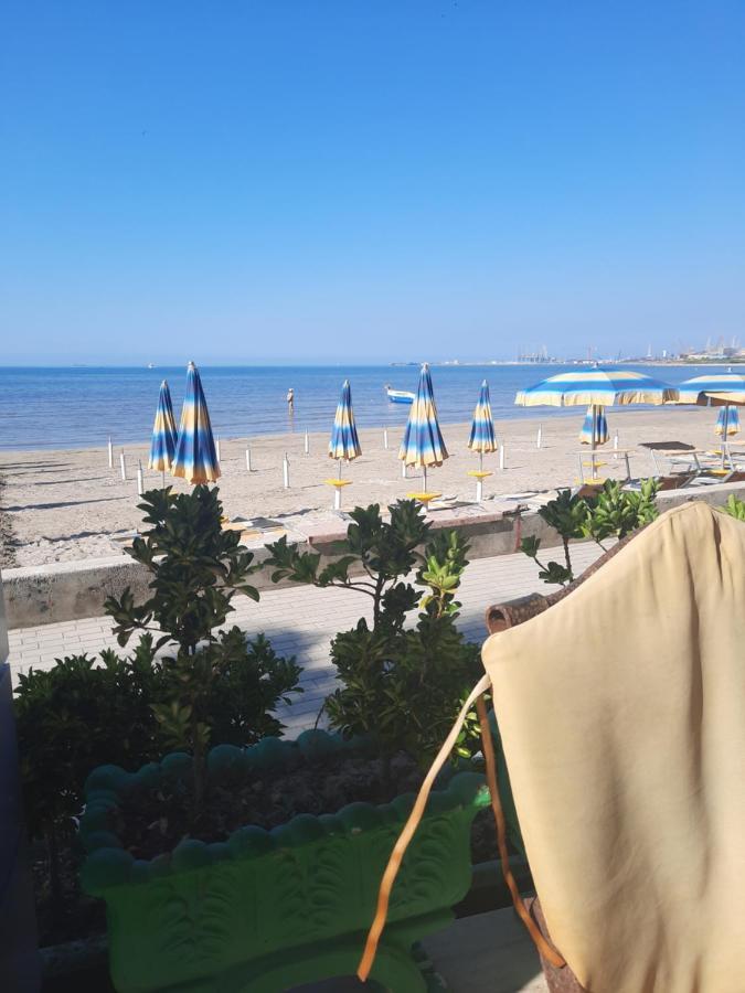 Apartament Me Pamje Nga Deti Ne Vijen E Pare Leilighet