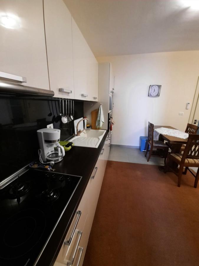Apartament Me Pamje Nga Deti Ne Vijen E Pare Durrës